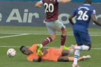 VIDEO | La polémica jugada que le dio el triunfo al Chelsea ante el West Ham