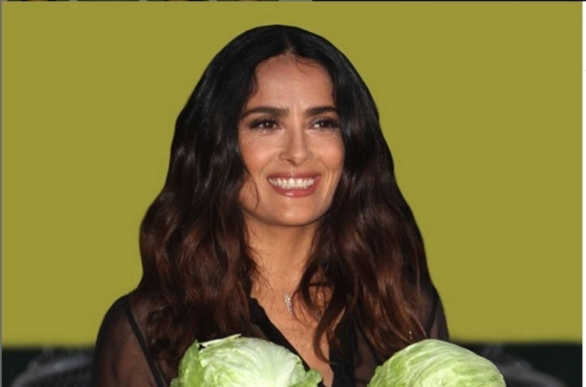 Salma Hayek regresa como presentadora de los Golden Globes, en el 2020 sorprendió con gran escote