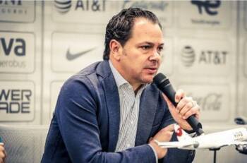 Santiago Baños con los días contados en América; Emilio Azcarraga pidió su salida