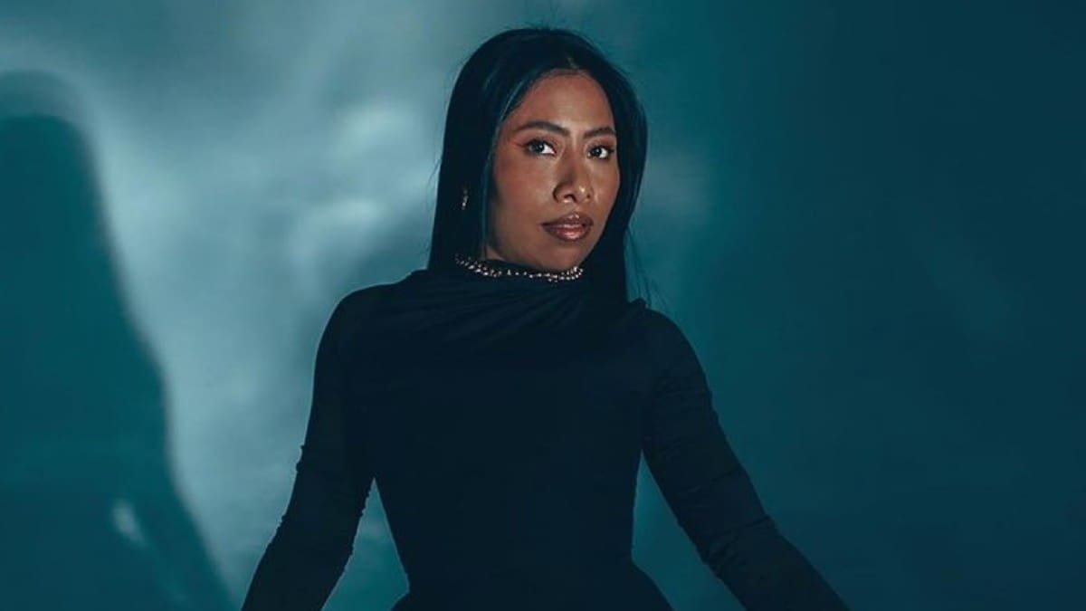 Yalitza Aparicio brilla en Vogue con lujoso bolso de Prada