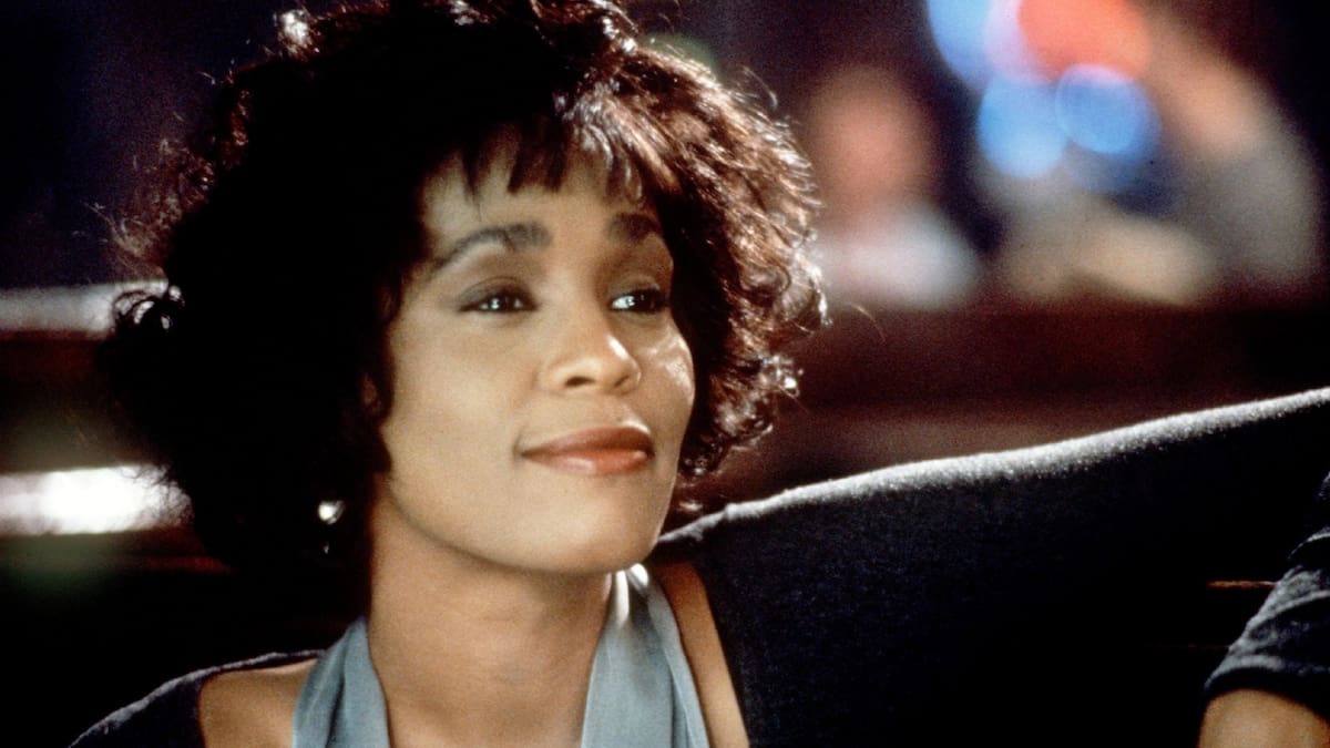 "El Guardaespaldas", el clásico de Whitney Houston y Kevin Costner confirma su remake