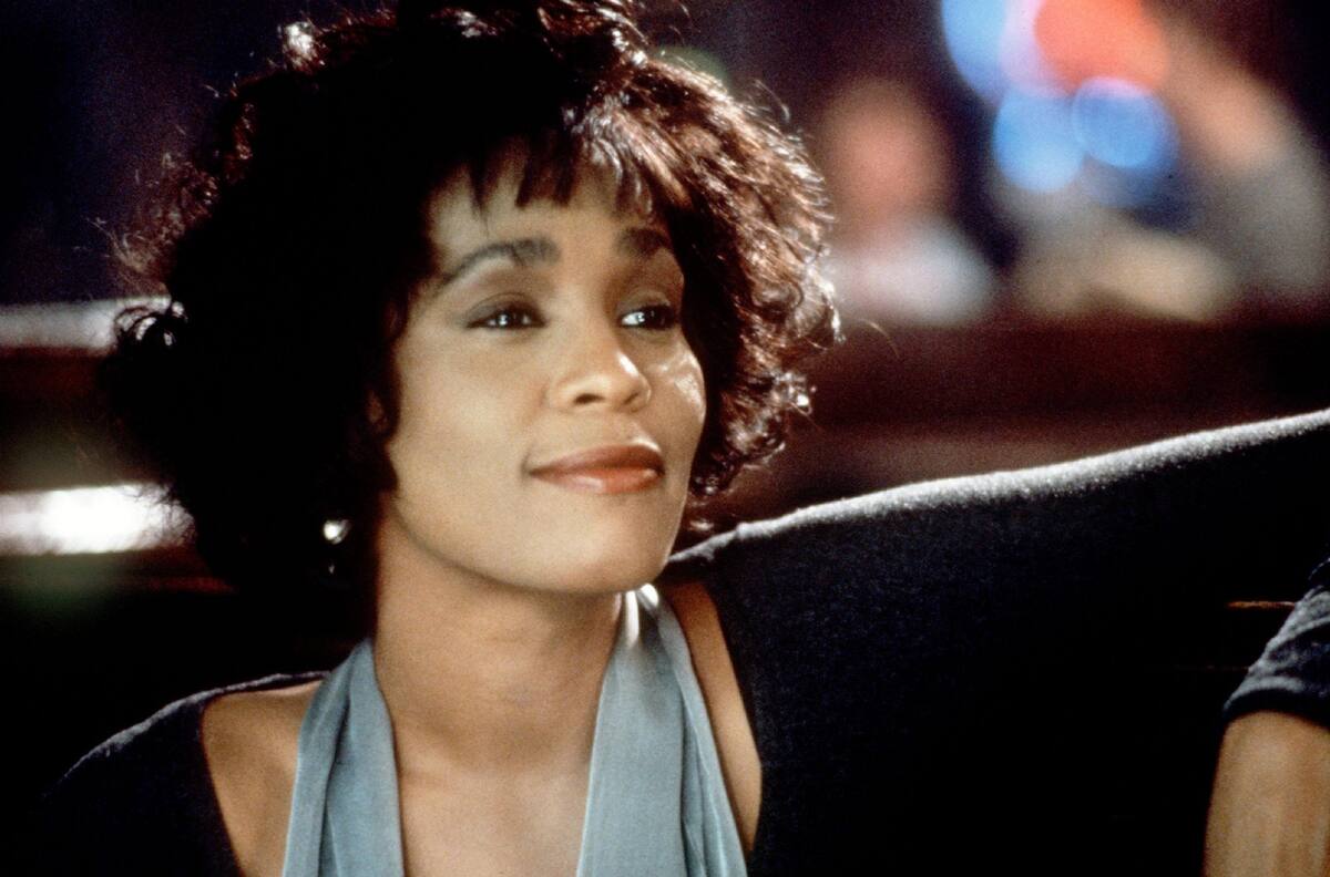 "El Guardaespaldas", el clásico de Whitney Houston y Kevin Costner confirma su remake