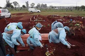 Triste marca: África superó los 100.000 muertos por Covid-19