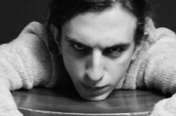 Eduardo Palomo recordado por la telenovelas y por el parecido que su hijo Luca tiene con él