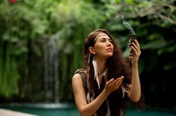 Luna Llena de Nieve: Ritual para atraer el amor y felicidad