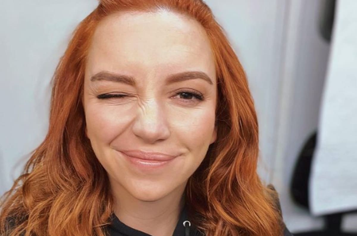 Le llaman "vieja" a Regina Blandón y pide normalizar cumplir años