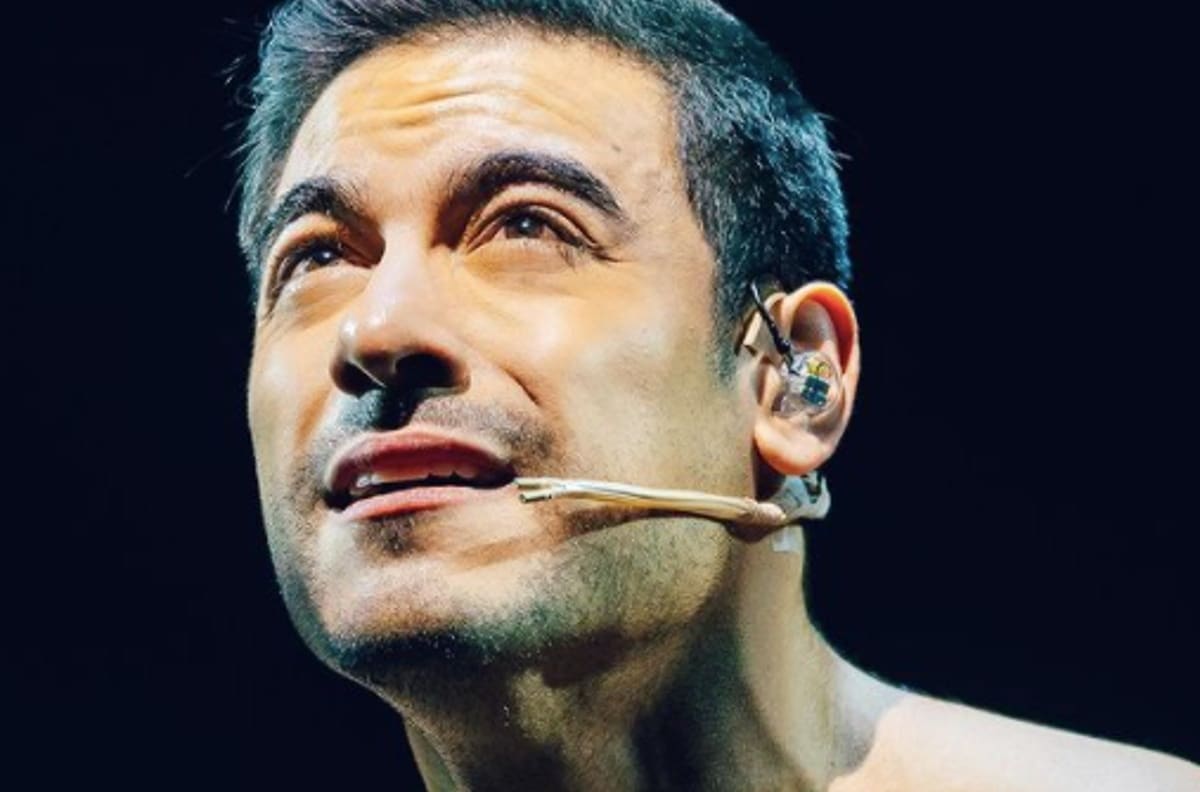 Carlos Rivera está muy preocupado por la salud de su perrito