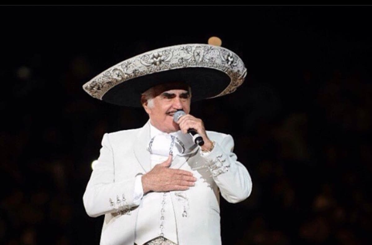 Vicente Fernández: Su voz en riesgo debido a la traqueostomía