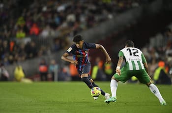 ¿Quién es Lamine Yamal, el jugador de 15 años que debutó en Barcelona ante el Betis de Manuel Pellegrini?