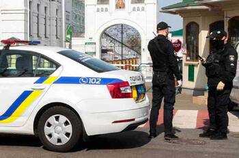 Video: Edificio del Gobierno de Ucrania tuvo amenaza de granada