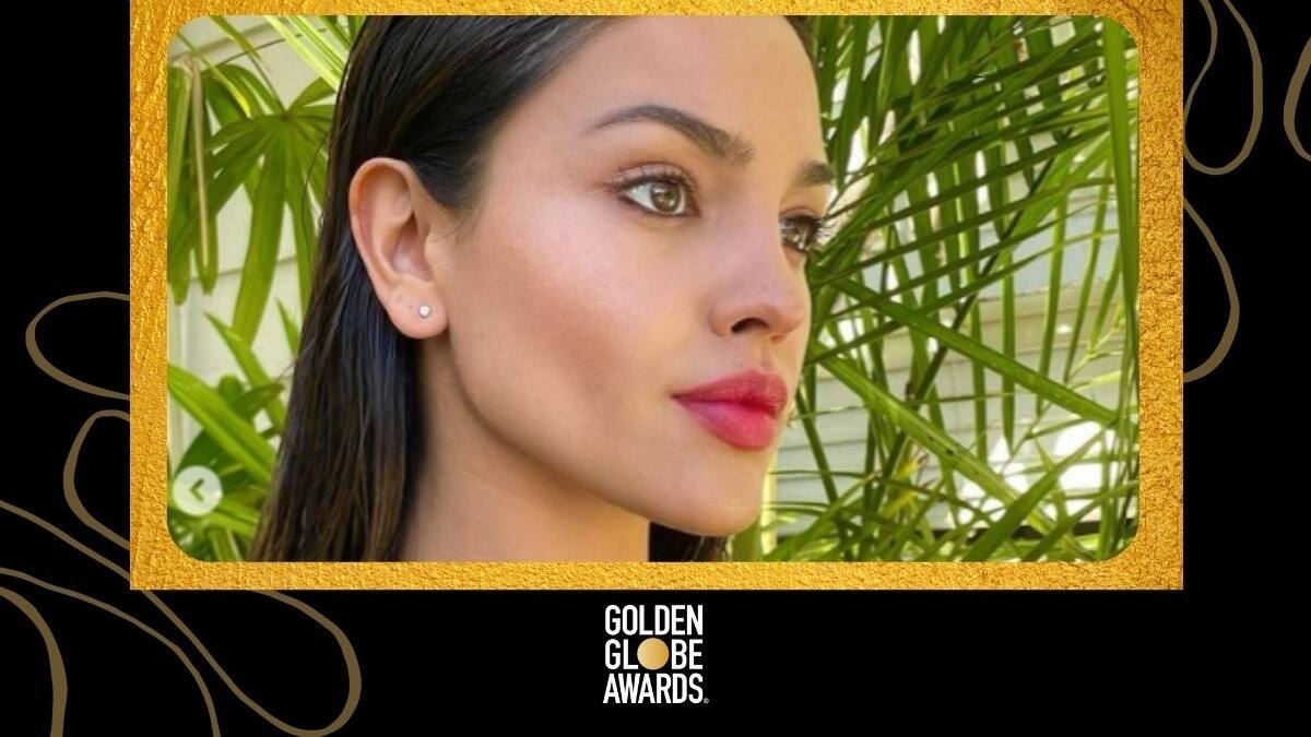 Eiza González deslumbra en Versace en los premios "Globo de Oro"
