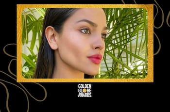 Eiza González deslumbra en Versace en los premios "Globo de Oro"