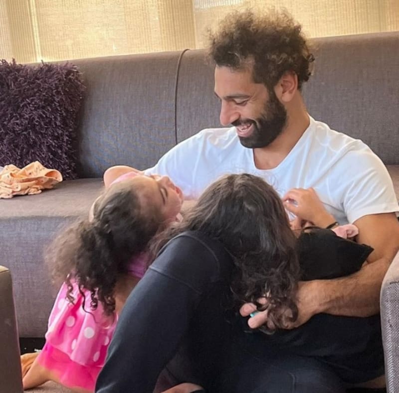 Mohamed Salah es un padre cariñoso.