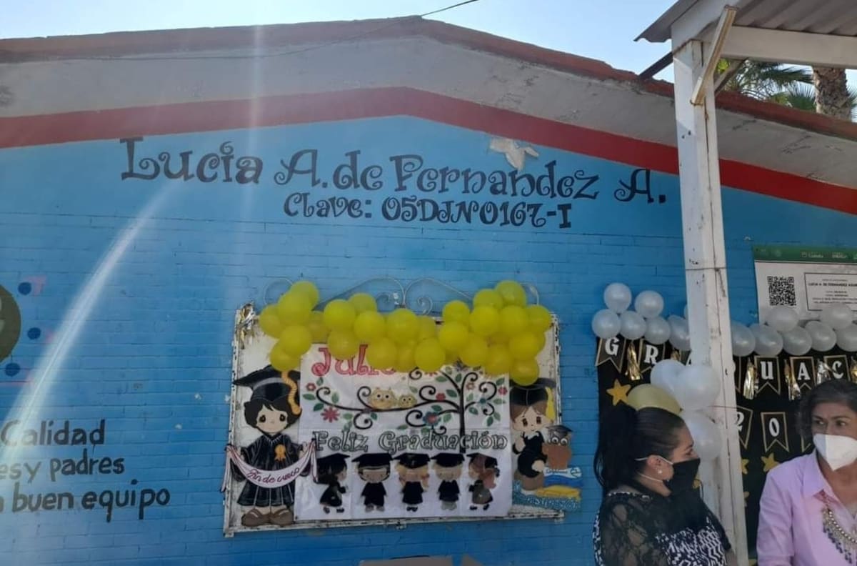 Kínder discrimina a niño con Síndrome de Down: Se le 'olvida' invitarlo a su graduación