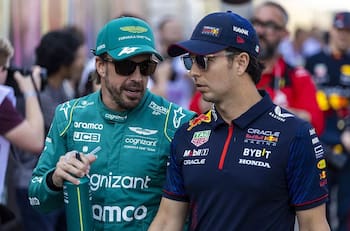 La postura de Aston Martin tras comentarios polémicos de Checo Pérez