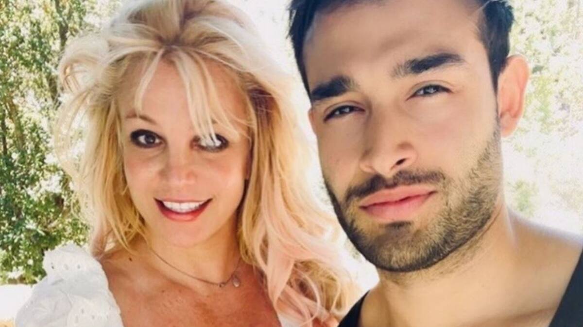 Britney Spears dedica mensaje a su novio por apoyarla en sus peores años