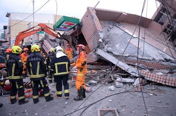 Impactantes imágenes del terremoto de magnitud 6.8 que sacudió a la isla de Taiwán