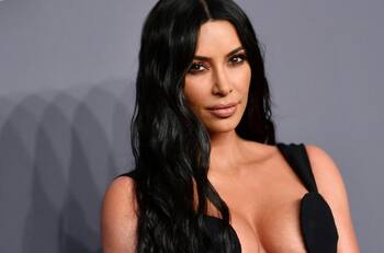 Kim Kardashian obsequió bolso de 25 mil dólares a exasistente