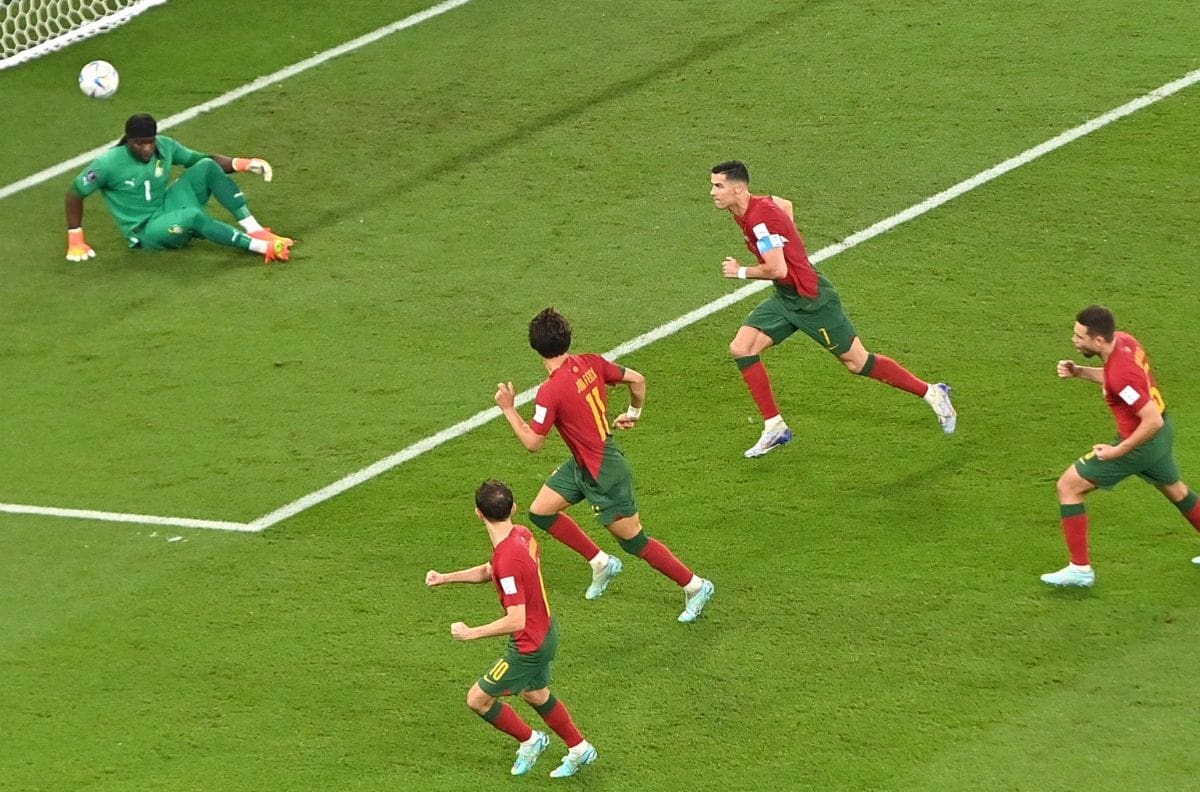 VIDEO | Cristiano Ronaldo hace historia y marca de penal en el Mundial de Qatar 2022