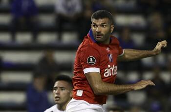 Aquí juega Emmanuel "Puma" Gigliotti, la estrella campeona del Léon que ahora triunfa en Sudamérica