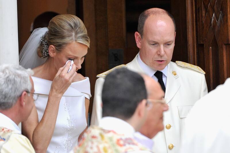 Una biógrafa reveló además las razones de las lágrimas de la princesa Charlene el día de su matrimonio. - Créditos: