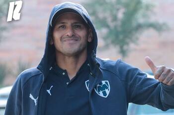 Video: Así fue la asistencia del Chupete Suazo en Raya2