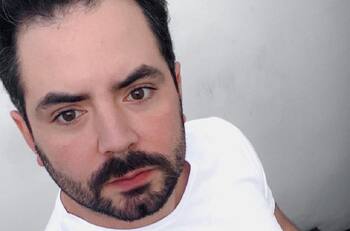 "Me quiere dejar y se quiere quedar con mi mamá": La divertida anécdota de infancia de José Eduardo Derbez y su padrastro Omar Fayad