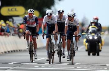 Tour de Francia denunció a mujer que generó accidente y podría ir a prisión