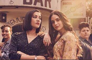 Melissa Barrera presenció la premiere de "In the Heights" con toda su familia