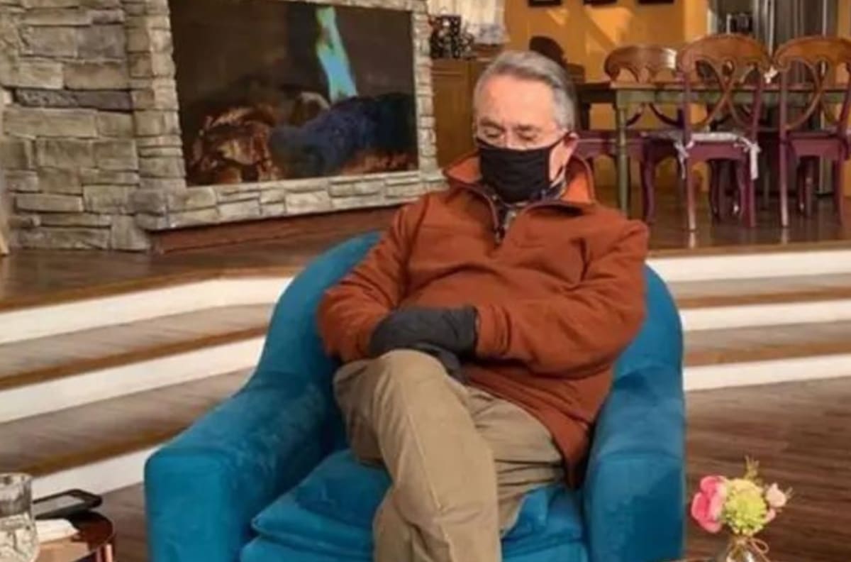 Pedro Sola revela que tiene problemas de salud y siempre tiene que estar conectado a un aparato