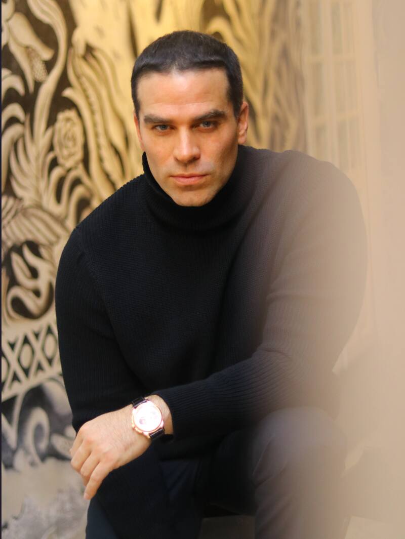 Alejandro Nones es uno de los protagonistas de "Pacto de Sangre"