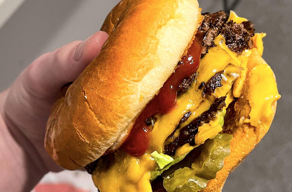 Foto: ¡Terrible! Encuentran dedo humano en hamburguesa