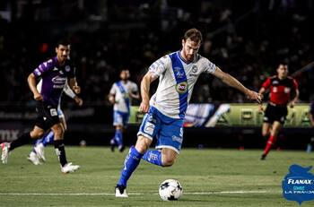 El mensaje de Nicolás Larcamón a Fernando Aristeguieta tras lesión en el Puebla