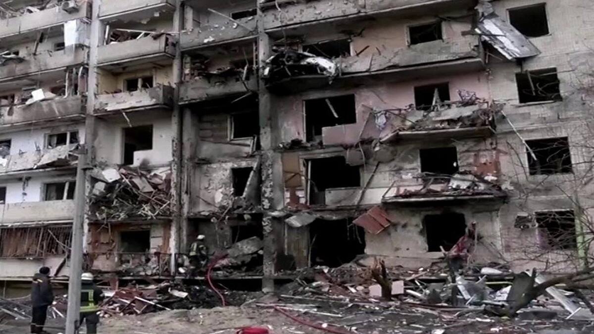VIDEO: Registran impactante ataque de un misil en edificio residencial en Kiev