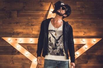 Beto Cuevas regresa a la música haciéndole un tributo a Raphael