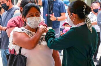 Rezagados: Conoce fechas, sedes y requisitos para vacunarte contra covid-19 en la CDMX