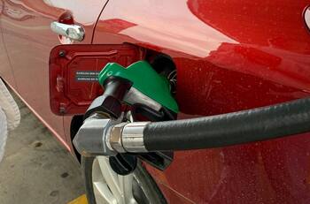 “Rastrillo versión siglo XXI”: Esta es la gasolinera que roba el combustible a distancia