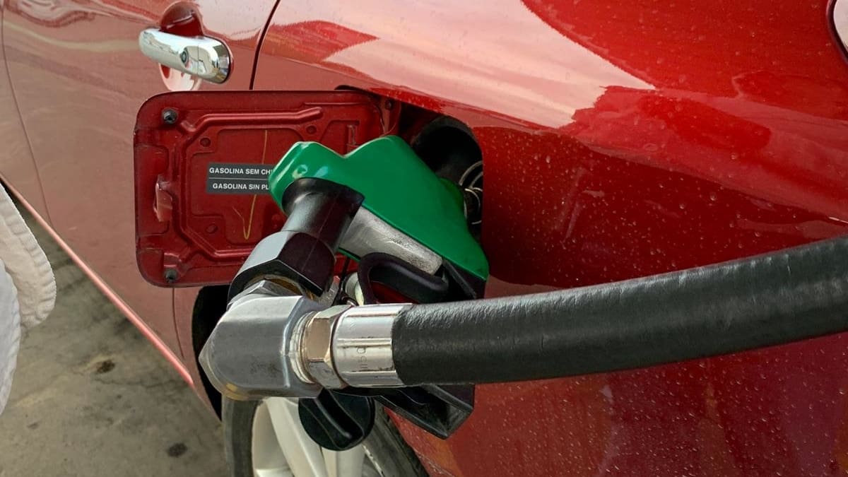 “Rastrillo versión siglo XXI”: Esta es la gasolinera que roba el combustible a distancia