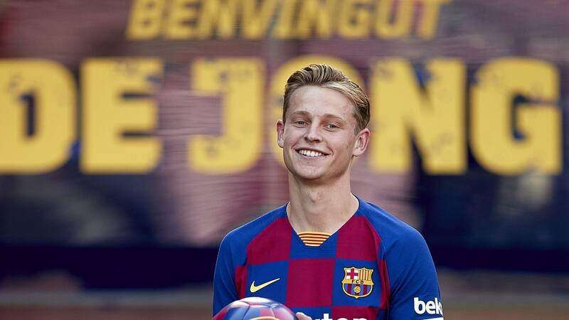 El neerlandés podría salir del Barcelona en este mercado de fichajes