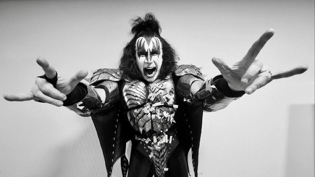 Gene Simmons dio positivo a covid-19 y Kiss prolonga la suspensión de su gira