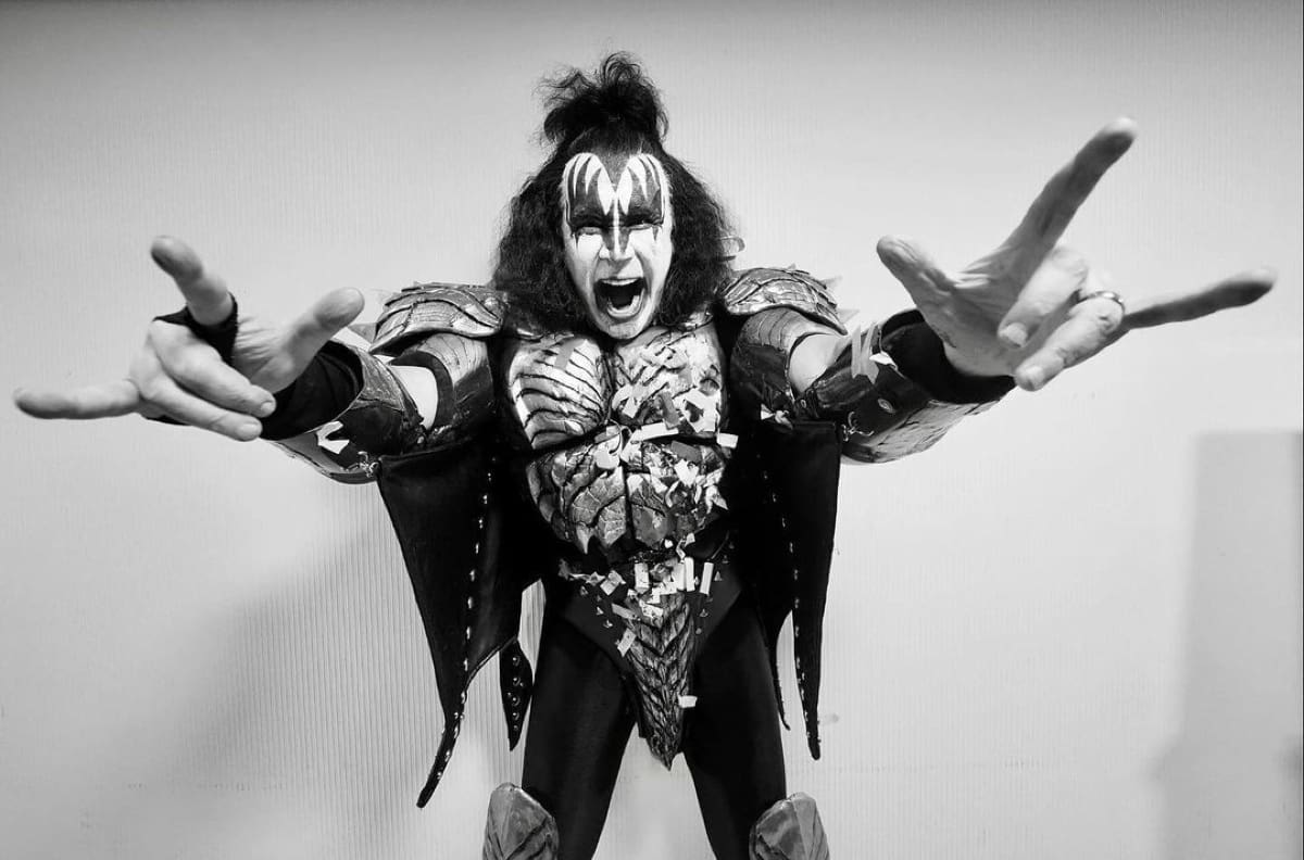 Gene Simmons dio positivo a covid-19 y Kiss prolonga la suspensión de su gira