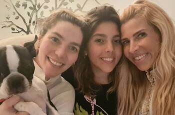 Beatriz, la media hermana de Frida Sofía que es igual a ella cuando era adolescente