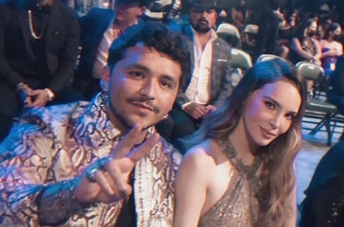 Christian Nodal ofrece a Belinda su premio Billboard: "Al amor de mi vida"