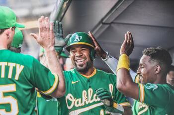 MLB: Oakland Athletics sigue caliente y derrotó a New York Yankees 5-3