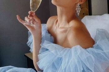 Michelle Salas, la hija de Luis Miguel, luce como “Cenicienta” en Instagram