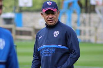 Nacho Ambriz consigue su primera victoria con el Huesca