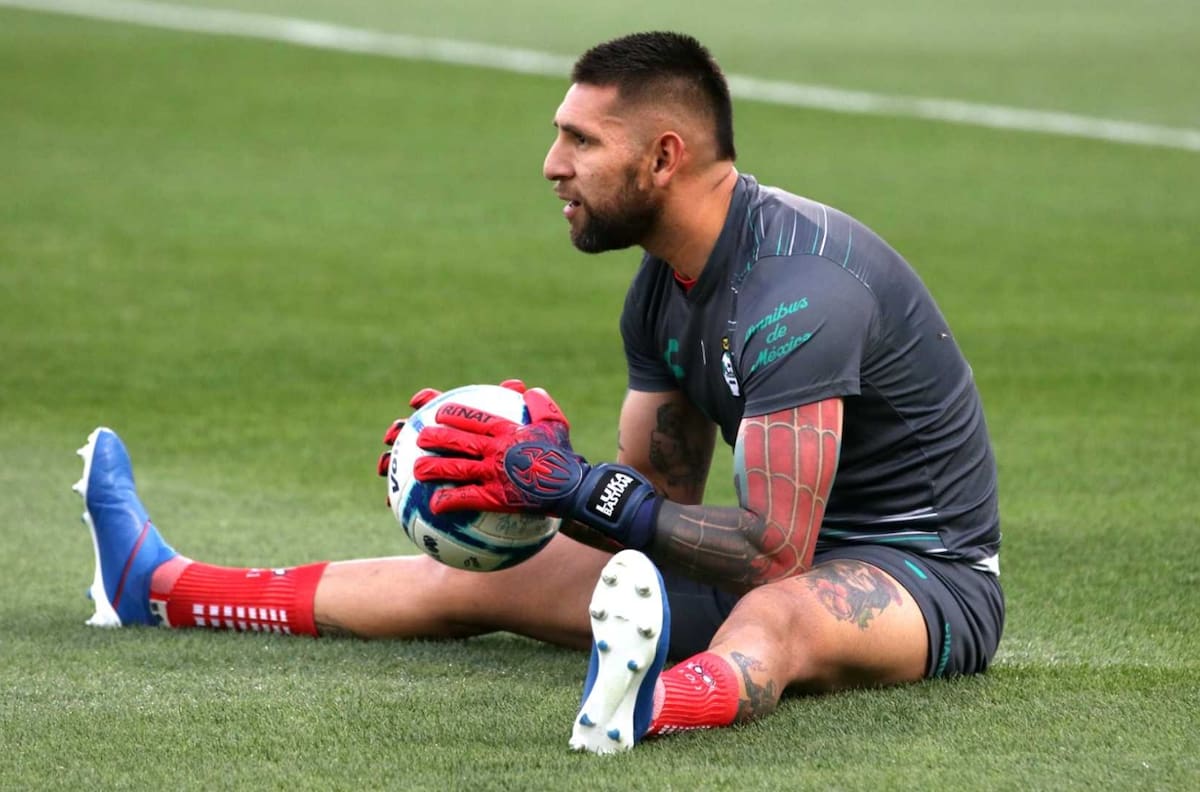 Jonathan Orozco será baja de Selección Nacional en Copa Oro