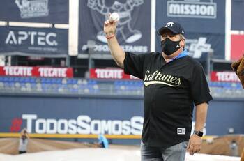 Video: ¿El Piojo Herrera se cambia al béisbol?