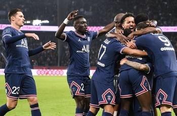 Leipzig logra un sufrido empate de último minuto al PSG