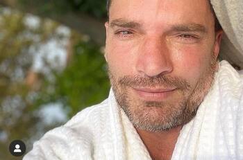 Julián Gil: en la casa soy la parte femenina porque "lavo y plancho"